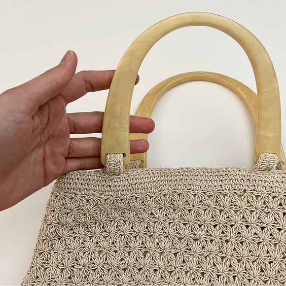 Vintage white cream crochet handbag summer vacation beach purse acetate handles - Picture 8 of 14
